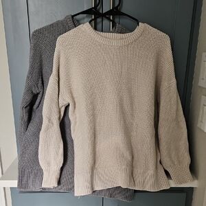 Set Of 2 Old Navy Women's 100% Cotton Sweaters - Cream and Gray
